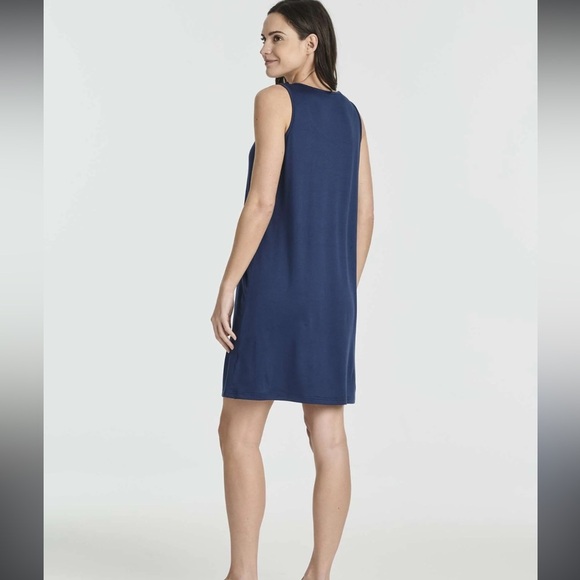 Size large navy sheath dress beautiful flattering and flowy and like new​ - Picture 1 of 4